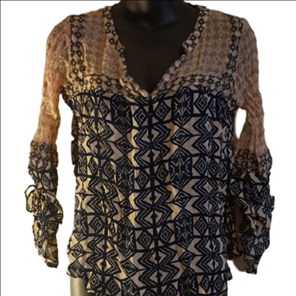 Lucky Brand Y2K Navy and Cream Geometric Blouse. Size Small.